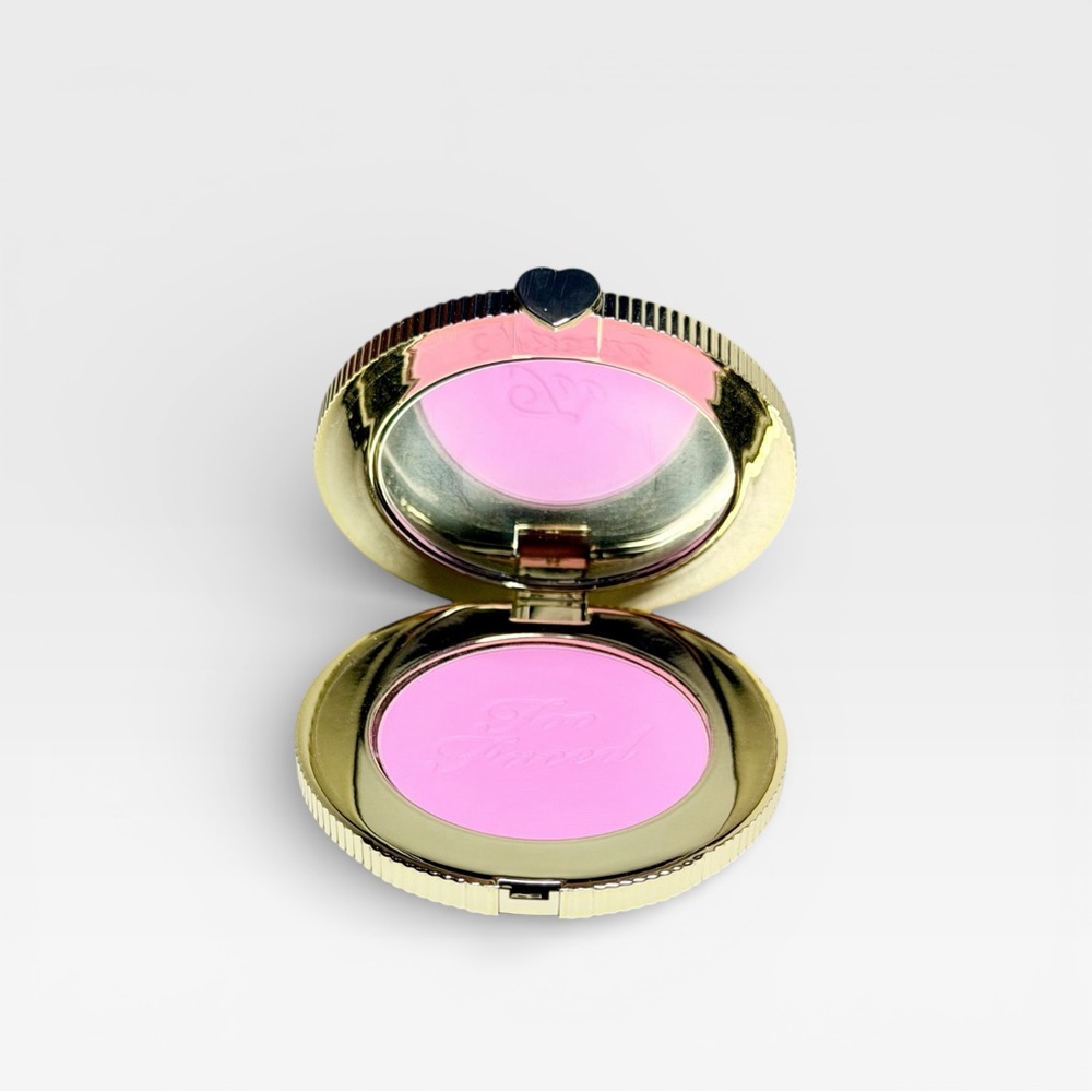 Too Faced Cloud Crush Blurring Powder Blush (Candy Clouds) - Picture 2 of 4